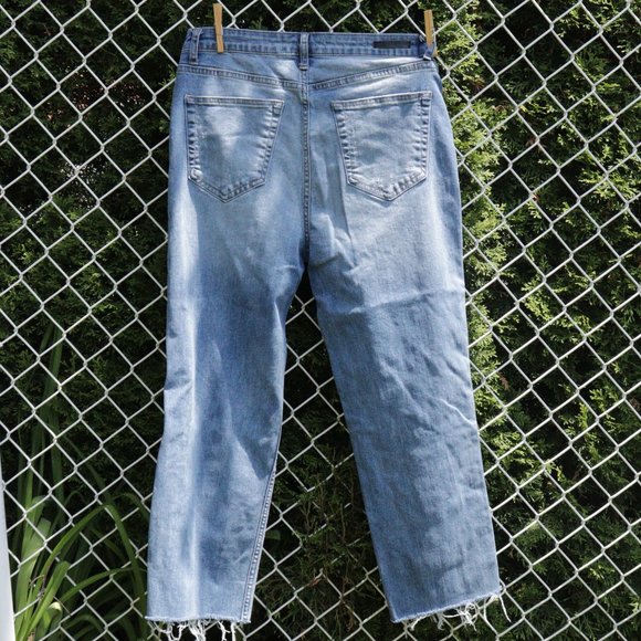 🌏 Risen - Distressed Button Fly Mom Jean - Size 11 - Picture 5 of 13